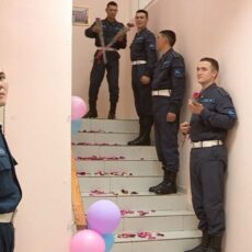 Солдаты Шымкента оригинально поздравили своих дам с 8 Марта
