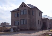 Мурат Айтенов пообещал не сносить дома без согласия жителей