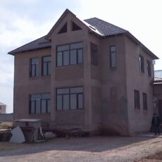 Мурат Айтенов пообещал не сносить дома без согласия жителей