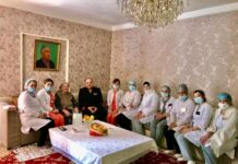 В Шымкенте массово начали поздравлять женщин