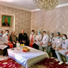 В Шымкенте массово начали поздравлять женщин