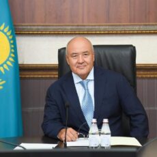 Умирзак Шукеев поздравил с Днем Конституции РК аким Туркестанской области Умирзак Шукеев