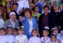 В многонациональной школе «Арофат» отметили день единства народа Казахстана
