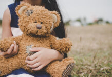 Жительница Шымкента хочет спасти дочь от отца-педофила