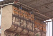 Появились подробности падения парня со скалодрома