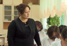 Учителям, которые отправятся в глубинку, будут платить 790 тысяч в месяц