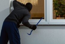 Житель Шымкента вскрывал окна и обокрал 50 квартир