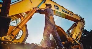 Экскаваторщик оставил без газа 2200 домов и школу в Шымкенте