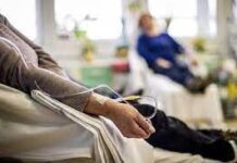 Онкобольная жительница Шымкента 12 лет не может получить гражданство