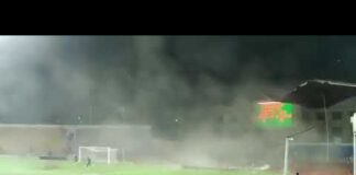 Крыша стадиона обрушилась во время матча в Шымкенте