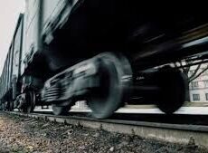 В Шымкенте под колеса поезда попали 4 человека