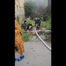Двое детей остались в заточении в горящем подвале