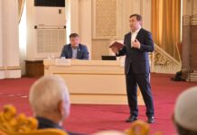 Аким Шымкента встретился с жителями Каратауского района