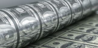 В суде Шымкента рассматривают дело о подделке долларов в крупном размере