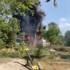 Крупный пожар произошел в 11 микрорайоне Шымкента