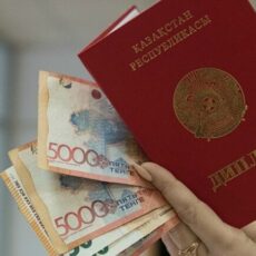 «Получишь диплом, не сдавая экзамены»: аферистку осудили в Шымкенте