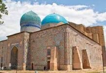 Шукеев ответил на вопрос об угрозе разрушения мавзолея