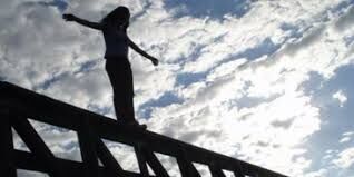 Многодетная мать пыталась спрыгнуть с 9 этажа в Шымкенте