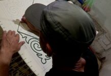 Жайнамаз и ковры: осужденный из Шымкента освоил ремесло ковроткачества