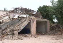 В Шымкенте сносят здание старой пожарной части