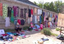 Шымкентцы жалуются на стихийную торговлю возле Крытого рынка