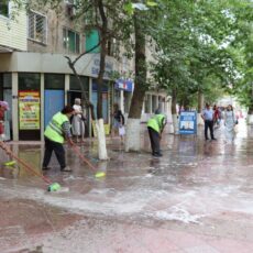 После Дня города улицы Шымкента моют с мылом и щетками