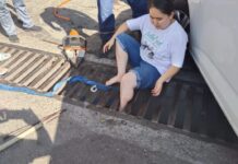 Шымкентским спасателям пришлось извлекать ногу девушки из металлической решетки