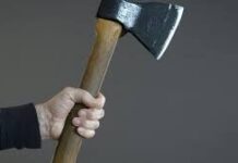 Многодетный отец зарубил сына топором из-за материальных проблем