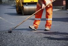 Строительство дороги на улице Мангельдина завершится в конце июля