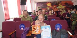 Девочку, вытащившую из огня малышей, наградили грамотой и медалью