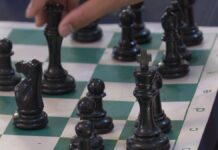 Международный гроссмейстер Гулисхан Нахбаева сыграла с 12 шахматистами