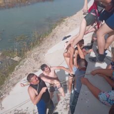 В Шымкенте девочка сорвалась с трубы и утонула в реке Бадам
