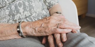 Пропавшую 86-летнюю бабушку нашли в больнице Шымкента