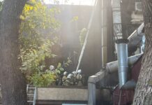 35 человек эвакуировали из горящего дома в Шымкенте