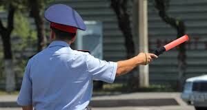 Свыше 26 тысяч нарушителей ПДД выявили за 19 дней в Туркестанской области гаишник