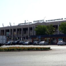 Пассажиры жалуются на отсутствие условий на ЖД вокзале Шымкента