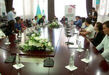 «На одной волне»: шымкентская молодежь встретилась с депутатом Мажилиса