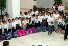 Около 200 туркестанских детей обеспечили школьными принадлежностями