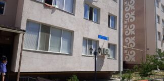 2-летний ребенок выпал из окна многоэтажки в Шымкенте