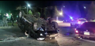 Внедорожник опрокинулся на крышу в результате ДТП в Шымкенте