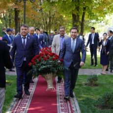 В Шымкенте почтили память Асанбая Аскарова