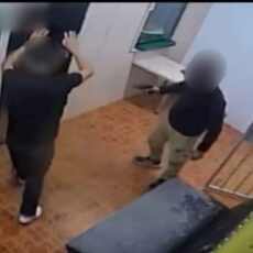Дерзкое ограбление ломбарда попало на видео в Туркестанской области
