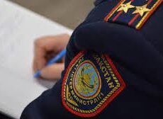 Участкового из Шымкента обвиняют в сексуальном домогательстве