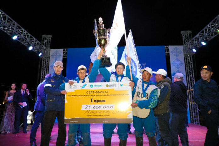 В Туркестане наградили победителей марафона-байги «Улы дала жорыгы»