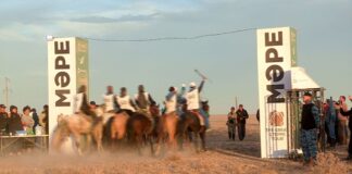 Шабандозы Туркестанской области лидируют в байге «Ұлы дала жорыгы»