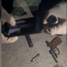 Туркестанца задержали с пистолетом и наркотиками