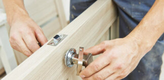 На 3,5 млн тенге обманул местного жителя иностранец