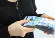 С одной машины до 200 тысяч тенге: таможенники поста «Казыгурт» обложили данью предпринимателей