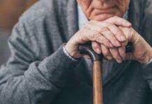 День пожилых людей с размахом отметили в Енбекшинском районе пенсионер