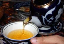 Кто является основным поставщиком чая в Казахстан?